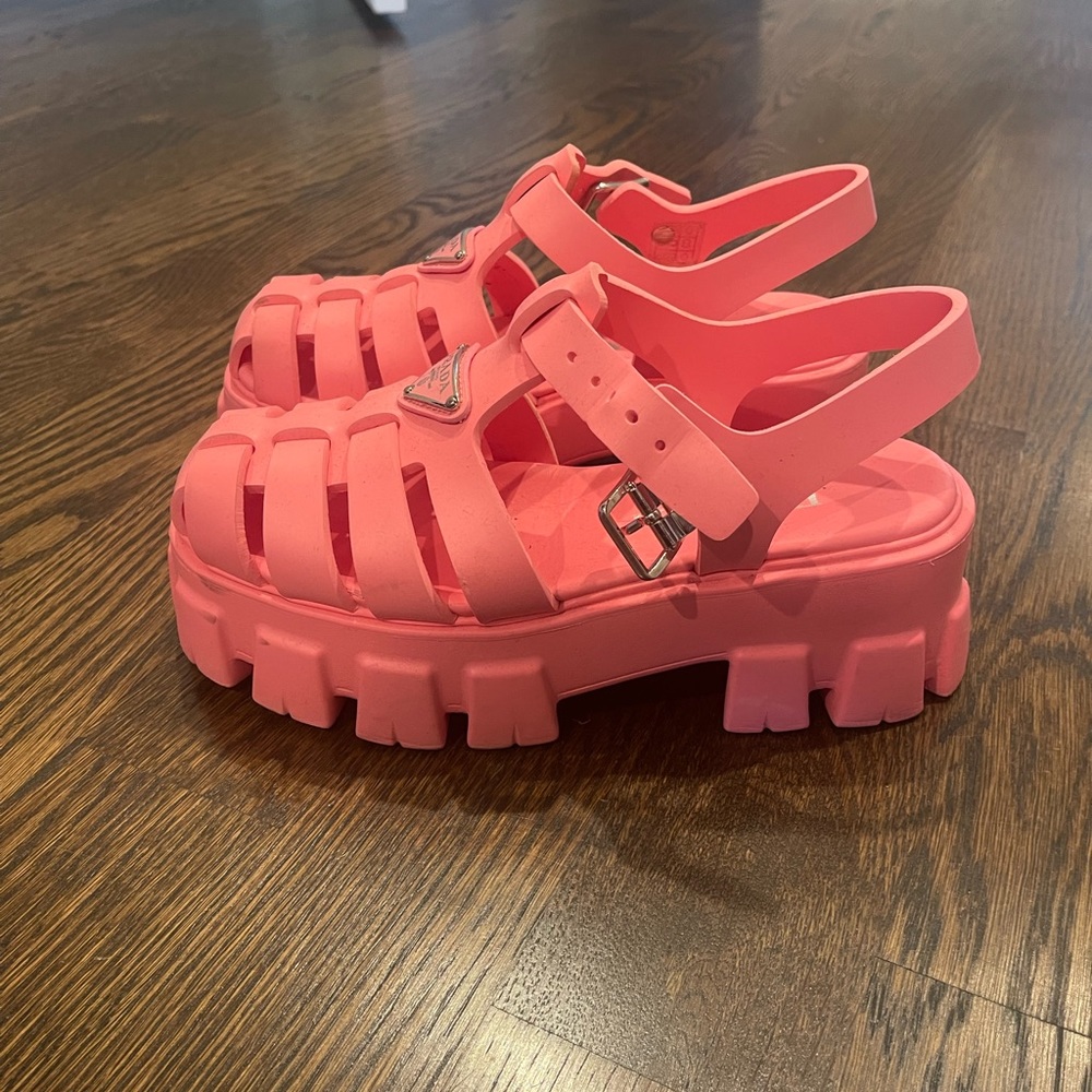 Prada shoes size 37